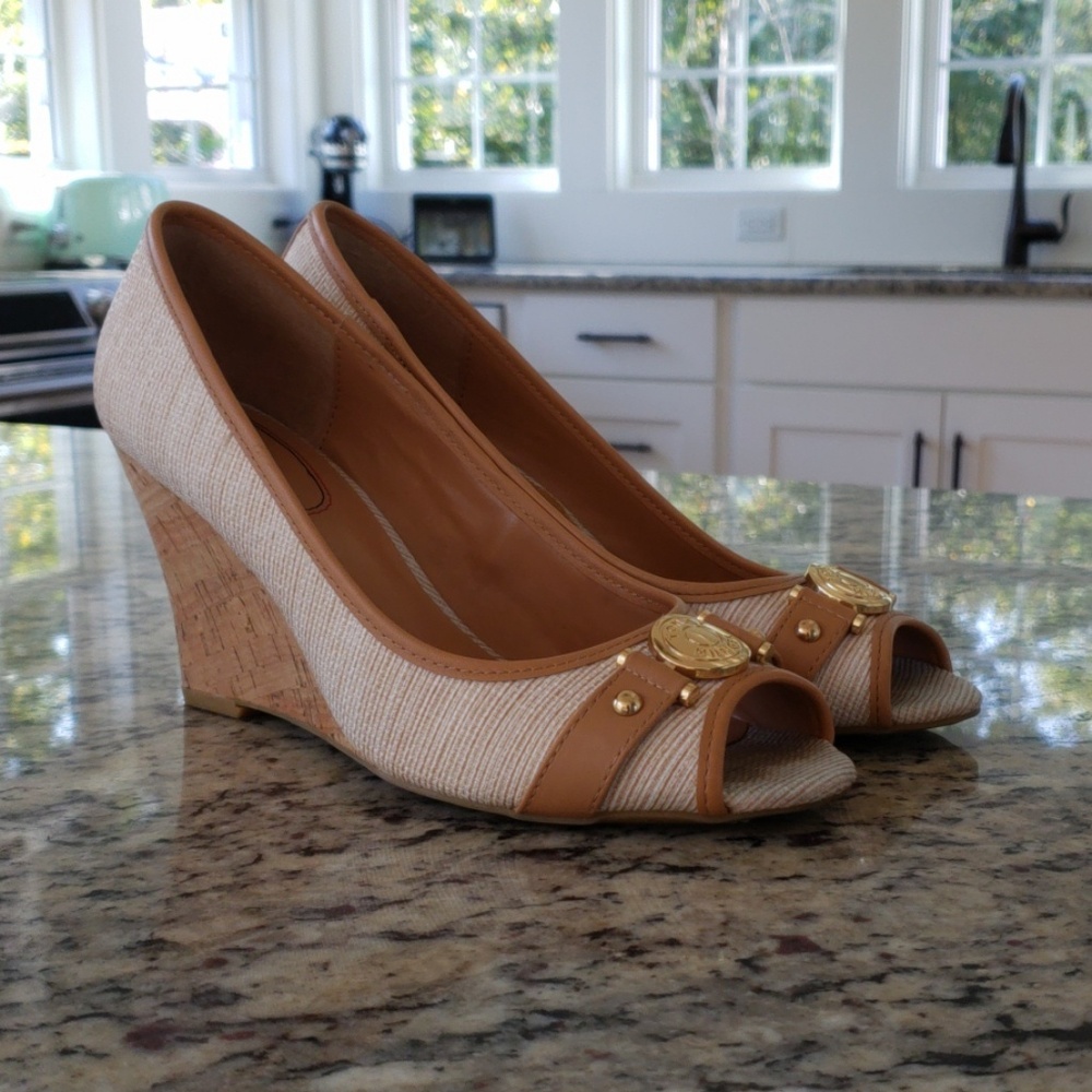 Tommy Hilfiger Tan and Beige Wedges Size 7.5